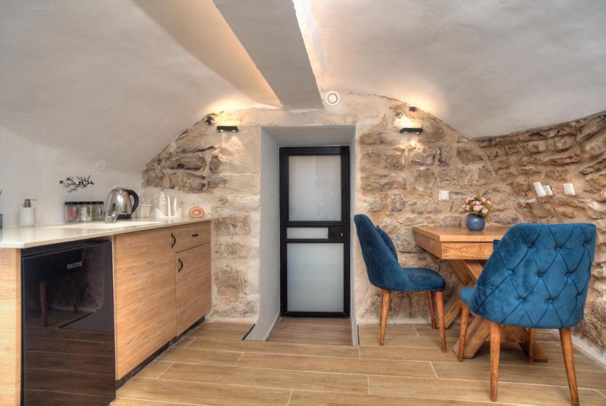 אבני החושן - סוויטות יוקרה בצפת העתיקה - Avnei Hachoshen - Luxury Suites in the Old City - Housity