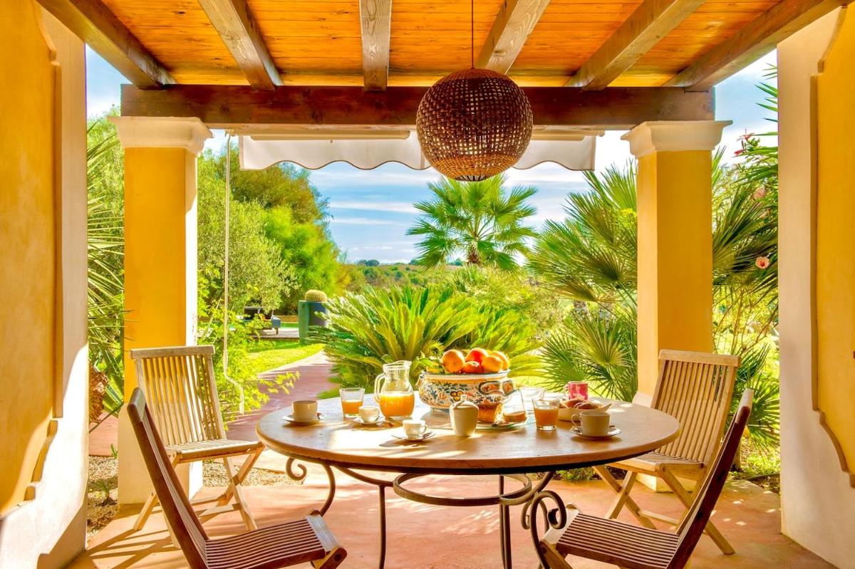 Villa with Saltwater Pool and Large Garden in Selinunte - Housity