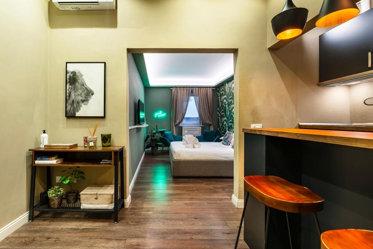 Jungle suite mood behind Piazza Signoria - Housity