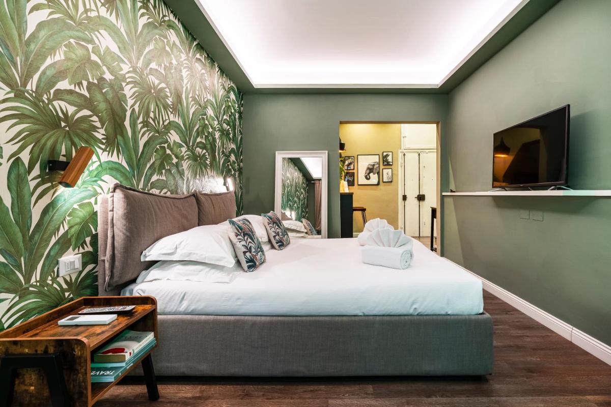 Jungle suite mood behind Piazza Signoria - Housity