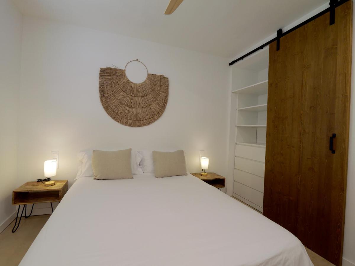 Can Pou, charming village house in Girona - Housity