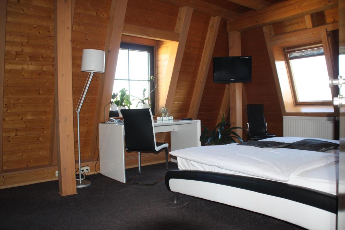 City-Hotel - Housity