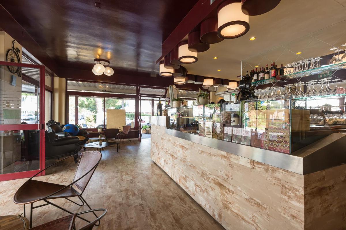 Hotel Cavallino Bianco - Housity