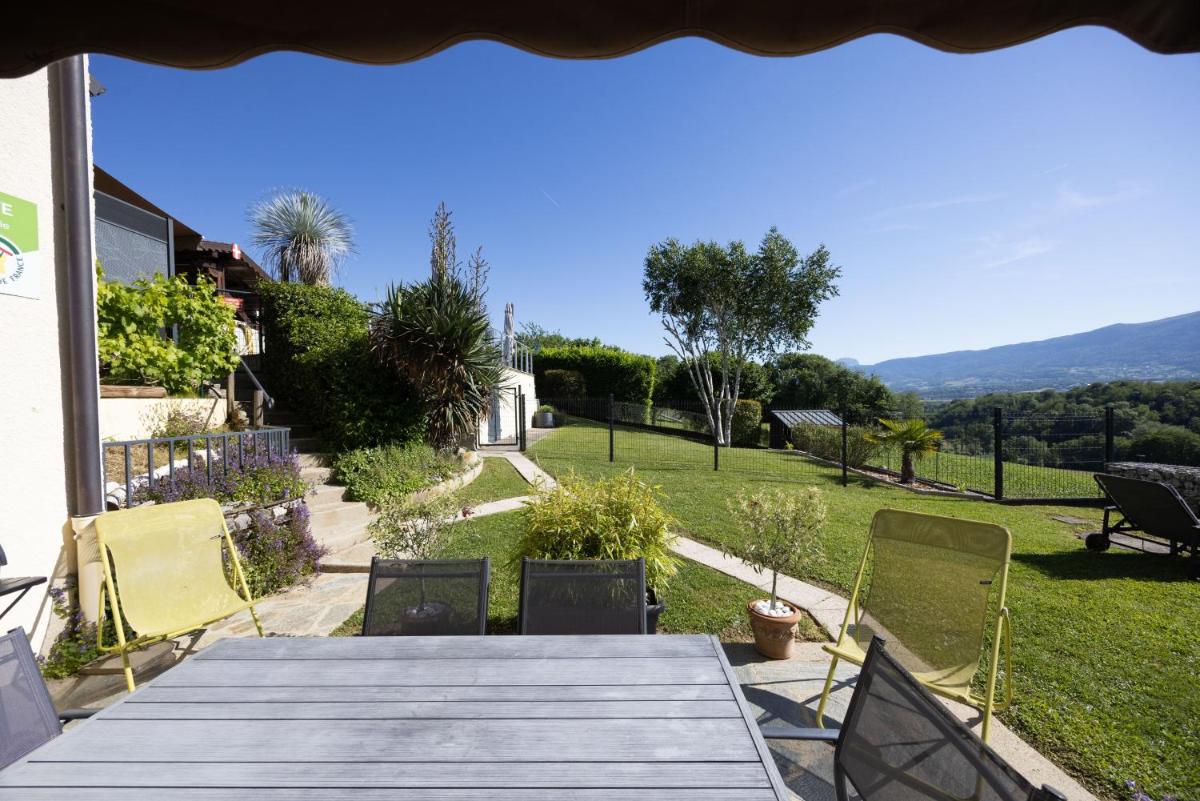 Gîte Le Rêve, Entre Lac Et Montagne - Housity