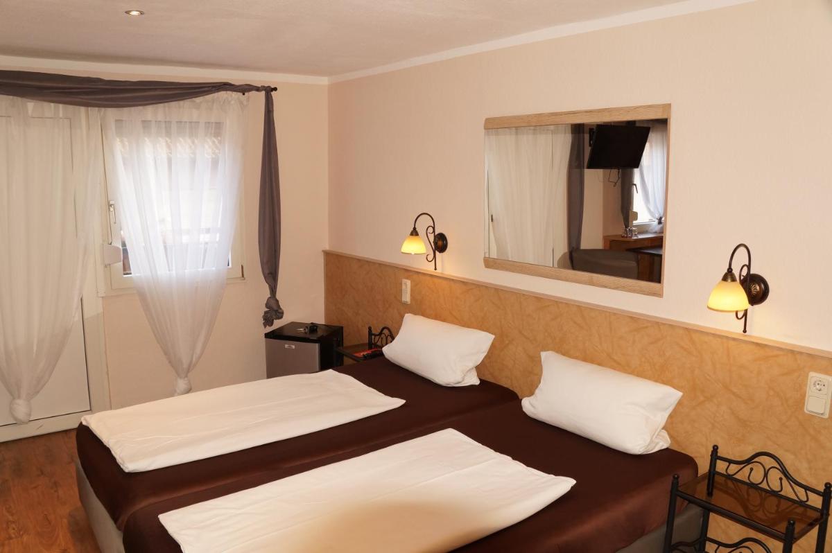 Hotel Boos - Housity