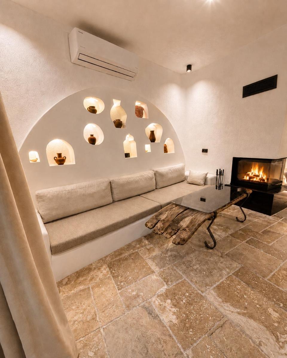 Adyton Guest House - Housity