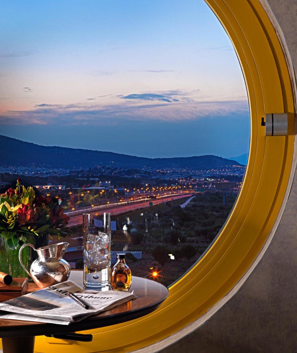 Suitetrails - Holiday Inn Athens Attica Av, Airport W., an IHG Hotel