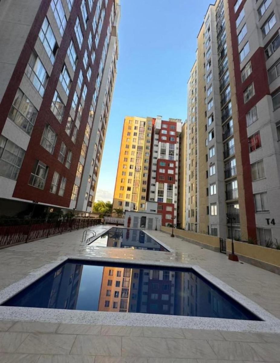 HERMOSO APTO CON VISTA a LAS MONTAÑAS DEL QUINDÍO CERCA de TODO - Housity