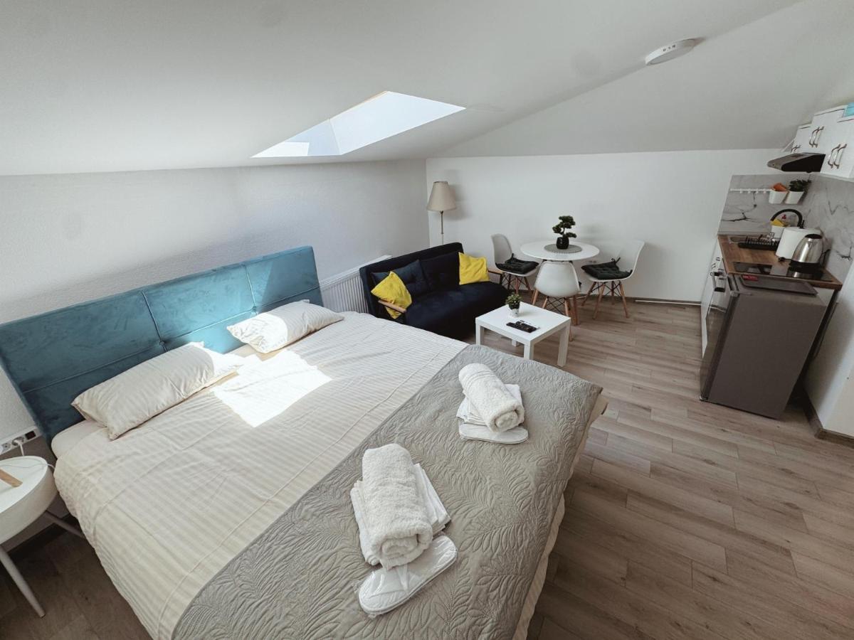 Corner Plaza Apartments Kragujevac - Housity