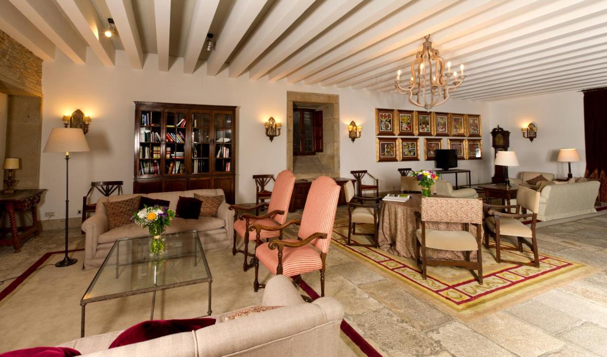 Suitetrails - Parador de Santiago - Hostal Reis Catolicos