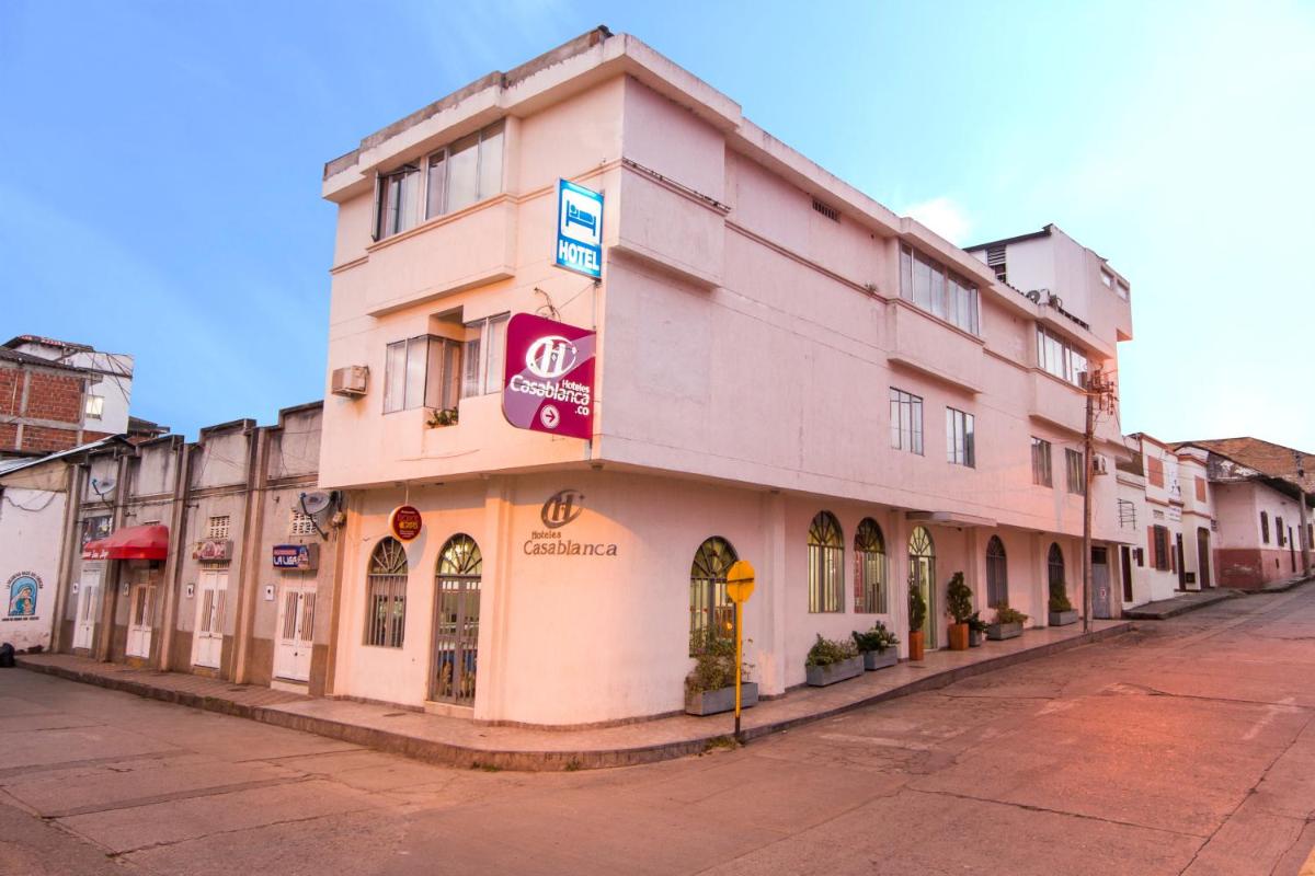 Casablanca Hotel, RestoBar, Catering, Eventos & Turismo en Garzón - Housity