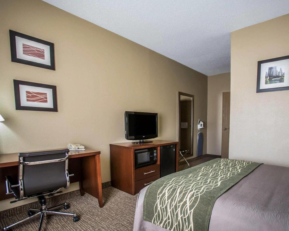 Comfort Inn Morris I-80 - Housity
