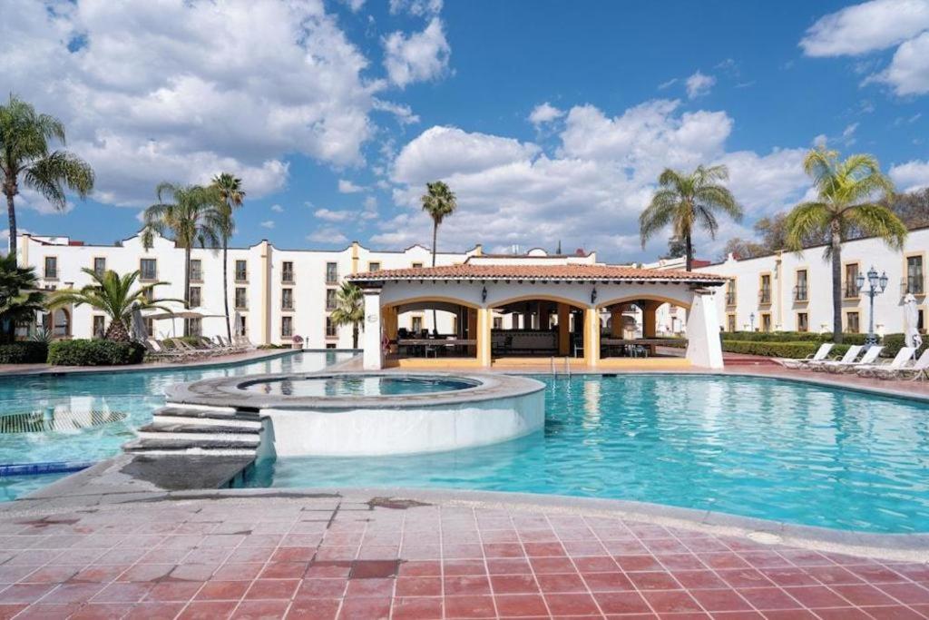 Hotel Misión Grand Juriquilla Querétaro - Housity