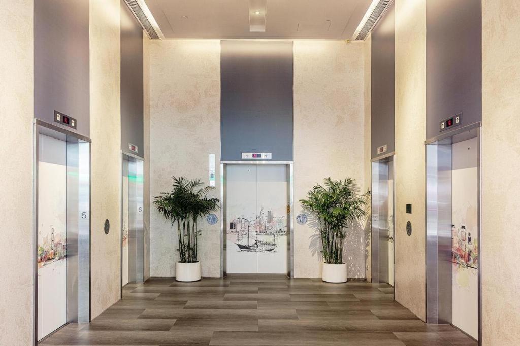 Hotel COZi Harbour View - Housity