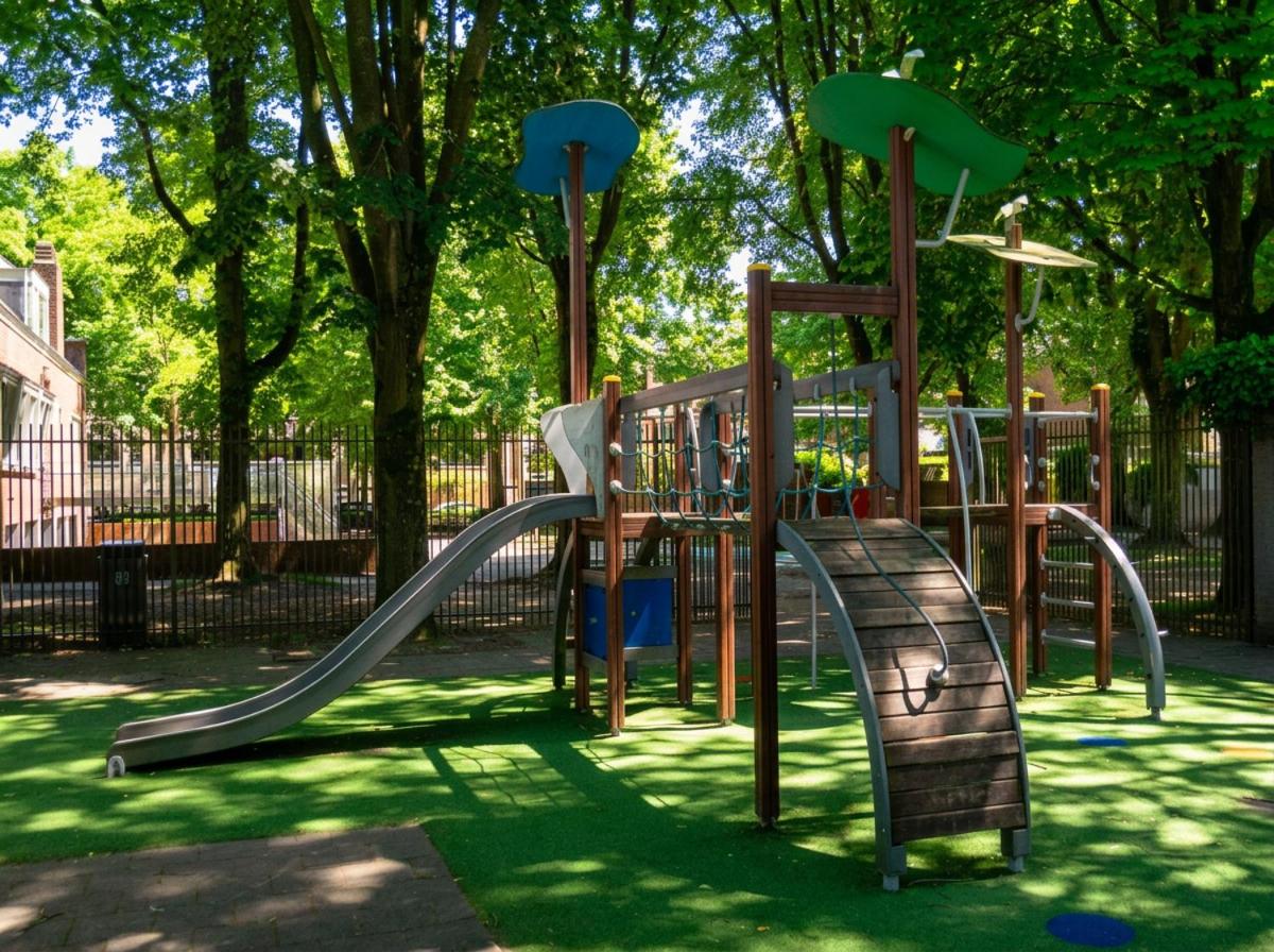 Child Favorite Coach House City Villa Tilburg - Housity