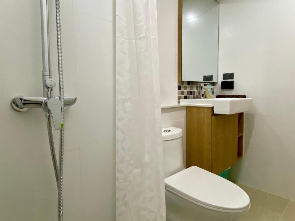 Breeze Beachside 203 - Housity