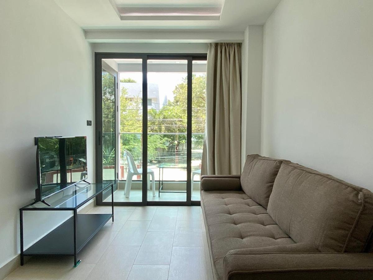 Breeze Beachside 203 - Housity