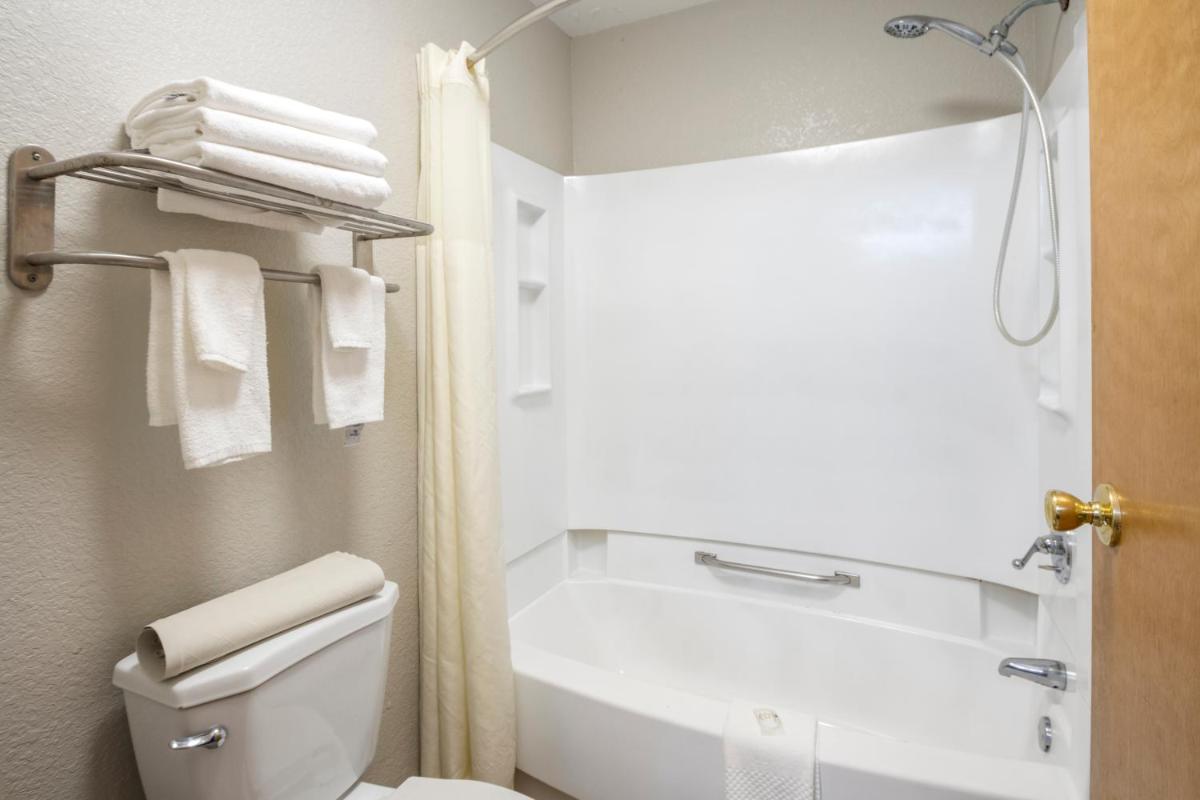 Quality Suites Hickory South - Housity