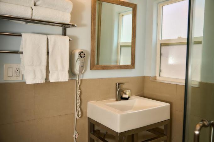El Royale Hotel - Near Universal Studios Hollywood - Housity