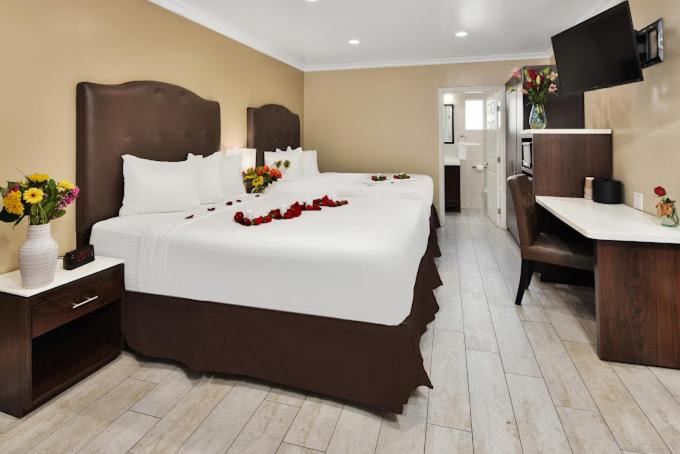 El Royale Hotel - Near Universal Studios Hollywood - Housity
