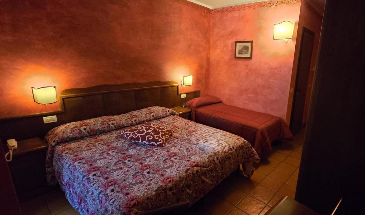 Hotel Natros - Housity