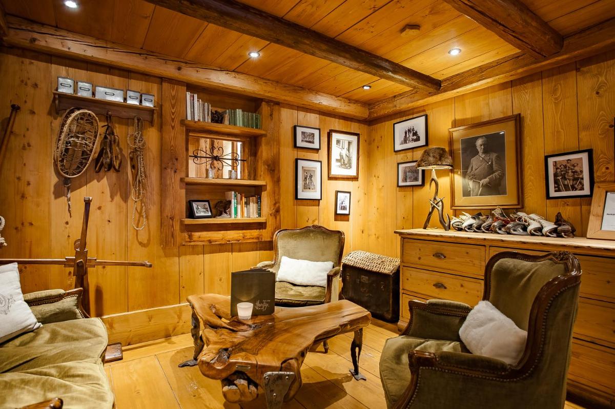 Coin salon dans l'établissement Chalet-Hôtel Hermitage