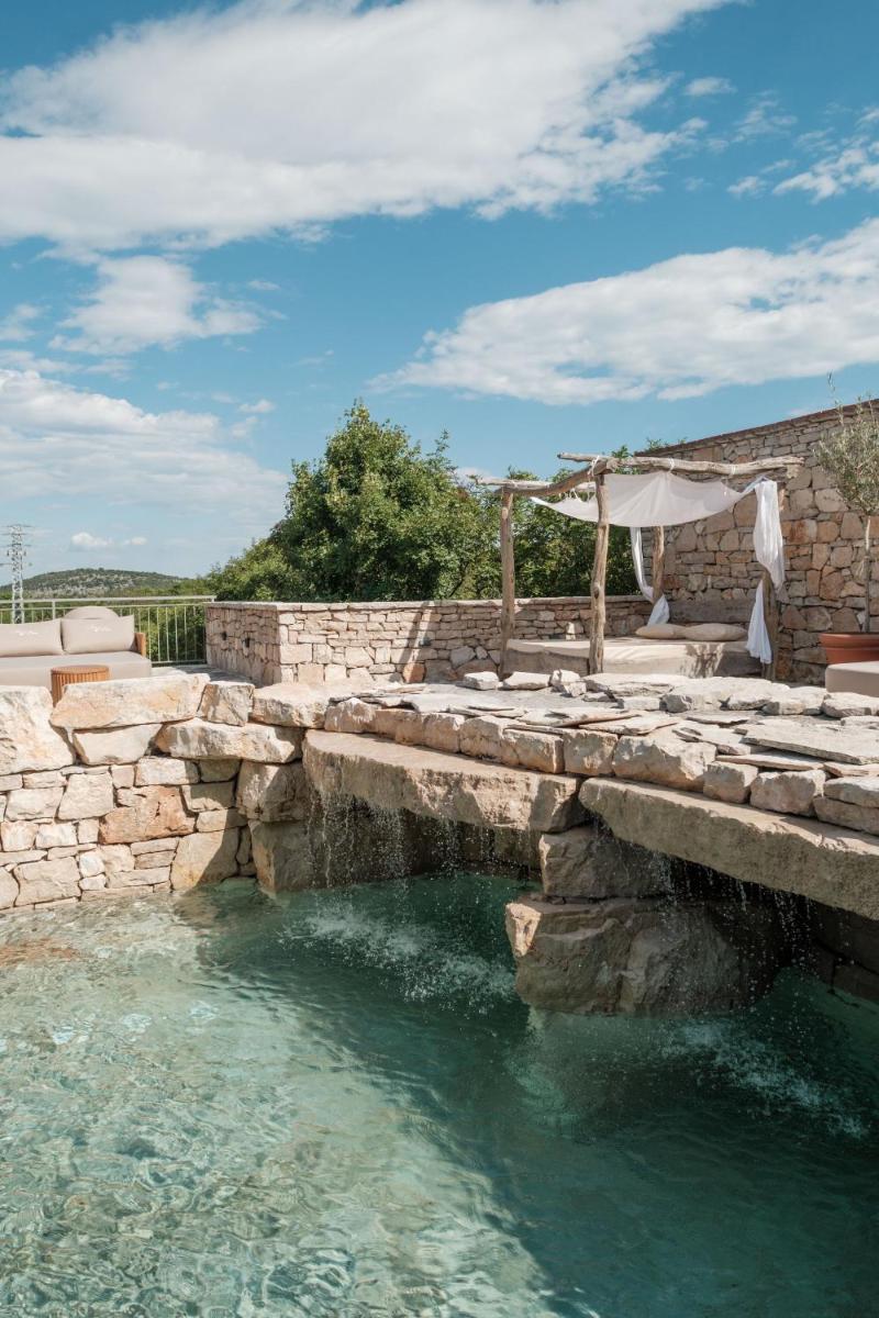 Nono Ban Hotel &amp; Villa - Housity