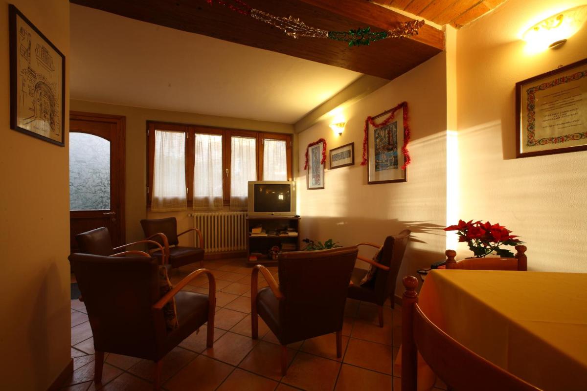 Albergo Ristorante il Poggiolo - Housity