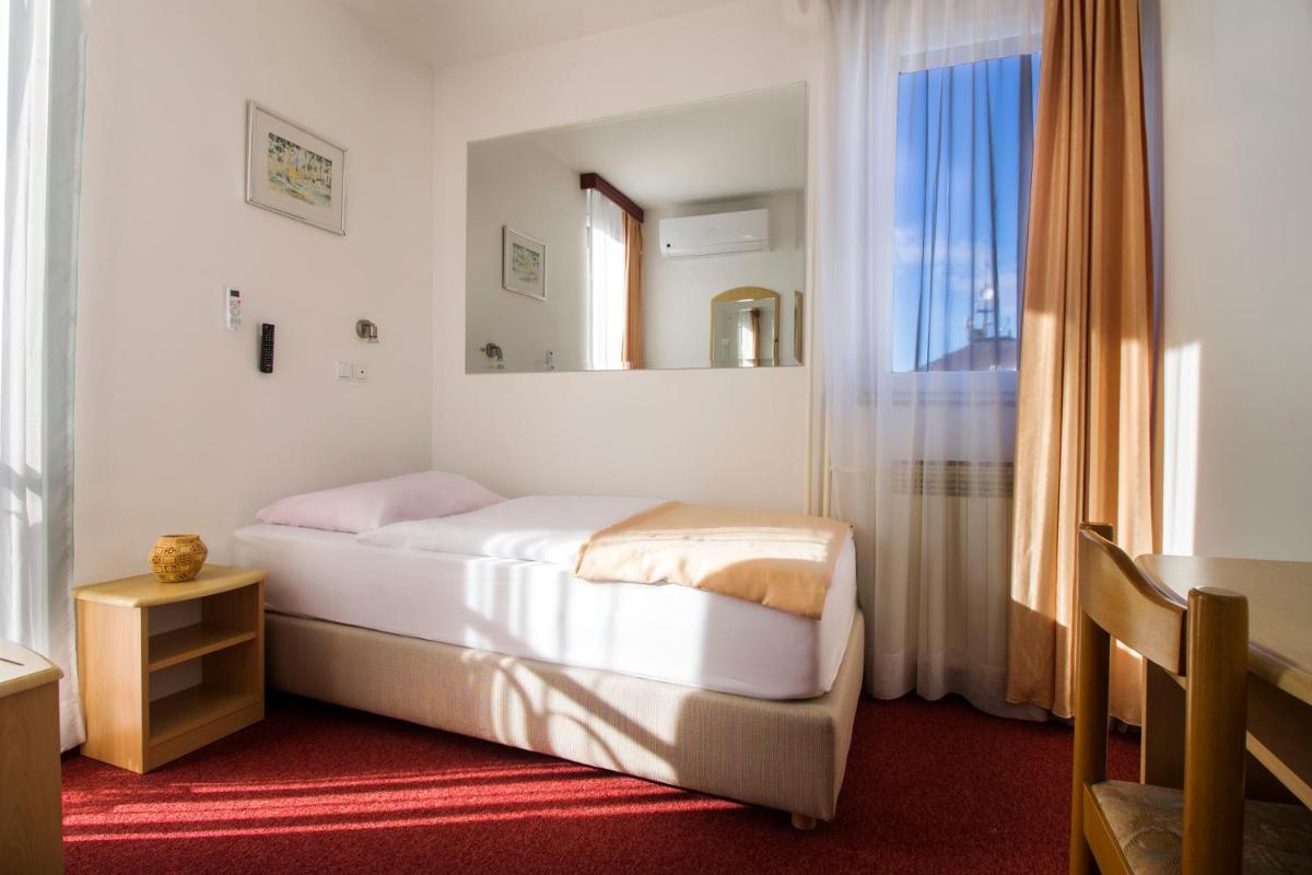 Hotel Slavonija - Housity