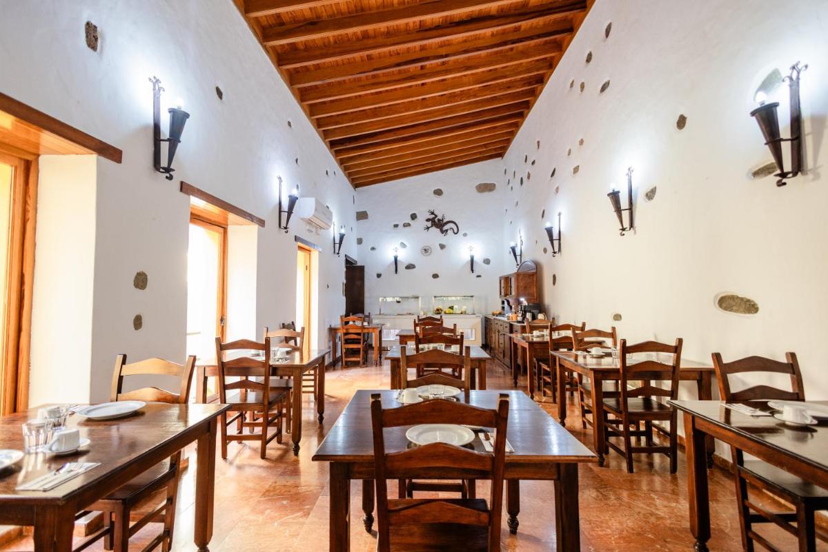 Hotel Rural Casa de Los Camellos - Housity