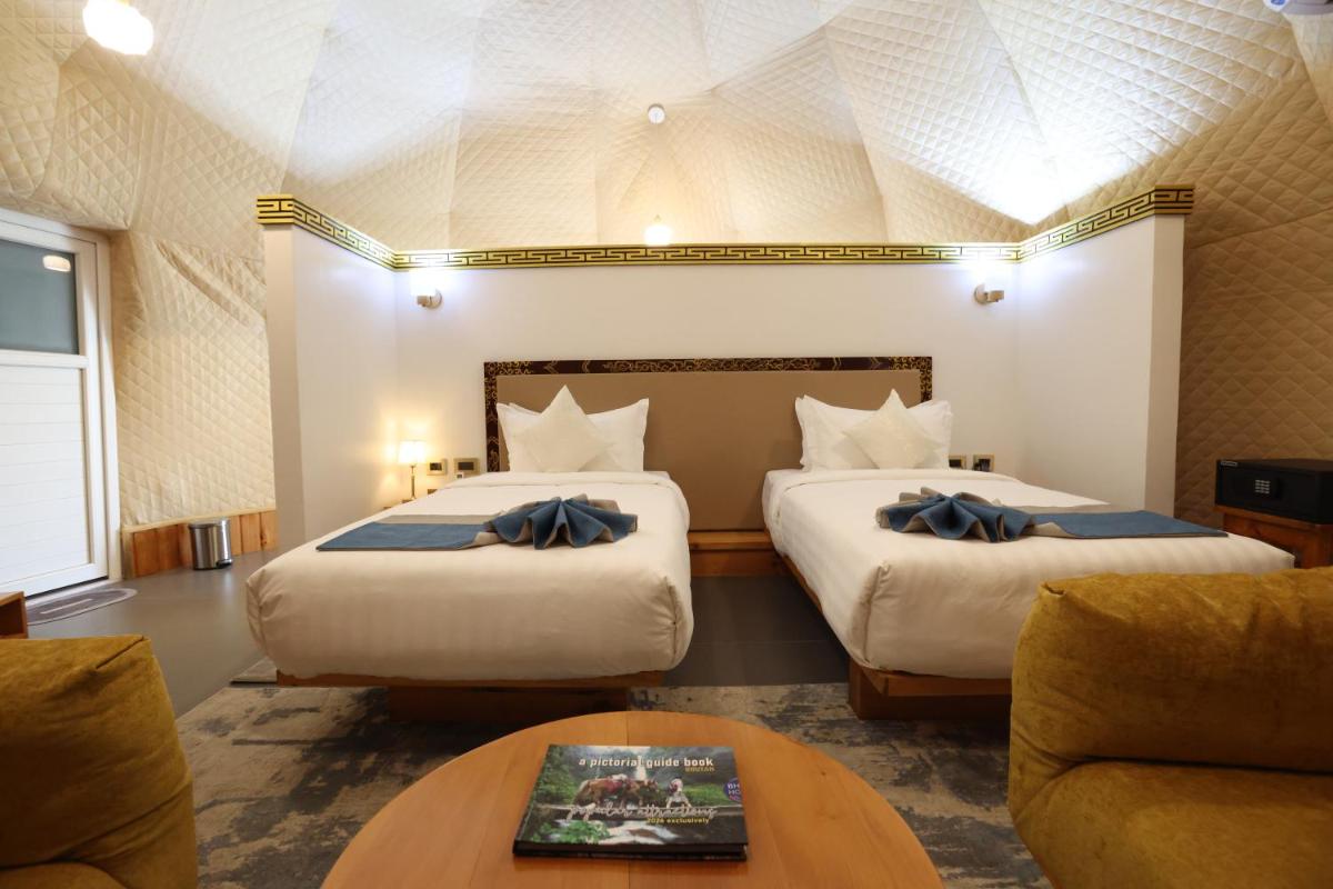 Highland Glamping Riverfront Luxury Dome Tent - Housity