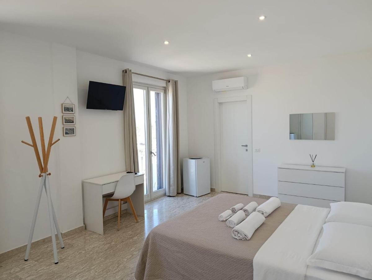 AMARE Bed & Breakfast - Housity