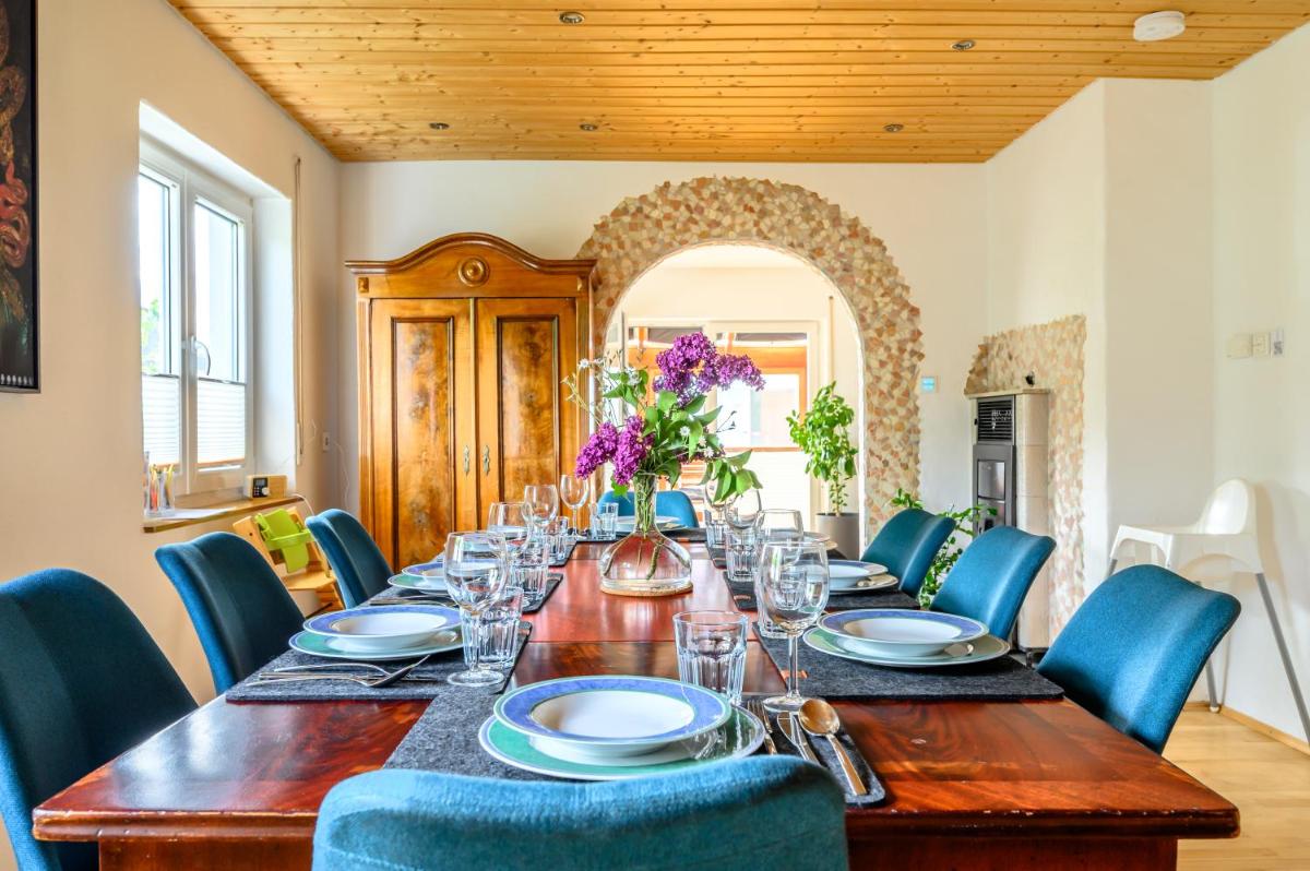 Cosy Family Home - Housity