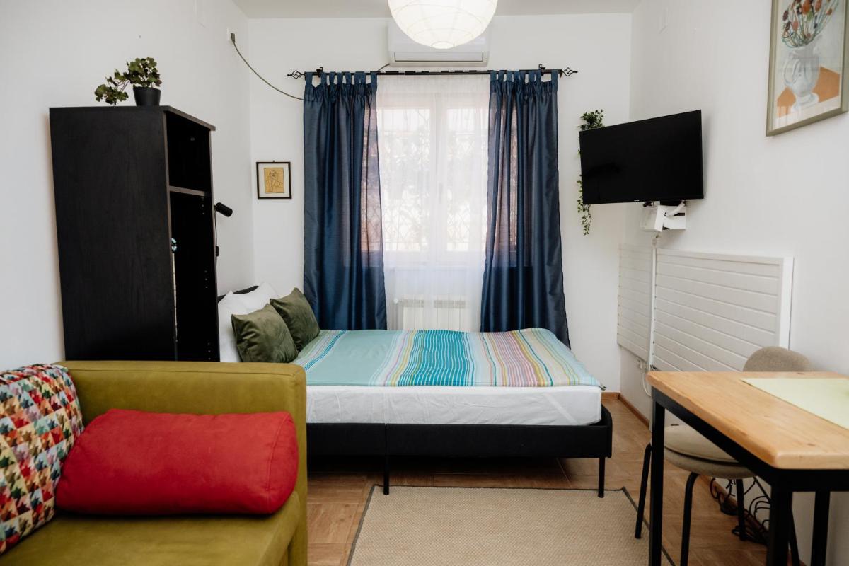 Studio5, sa parkingom, centar Obrenovca - Housity