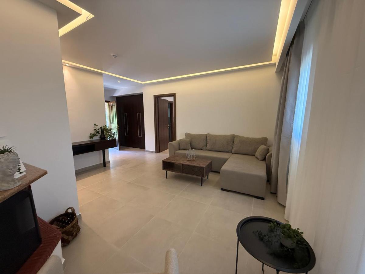 Archontiko Liamas - Housity