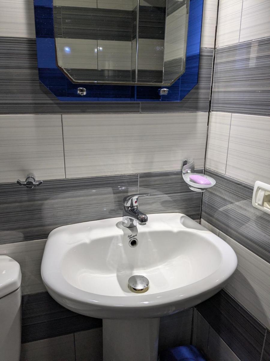 Tomor Shehu Guest House - Housity