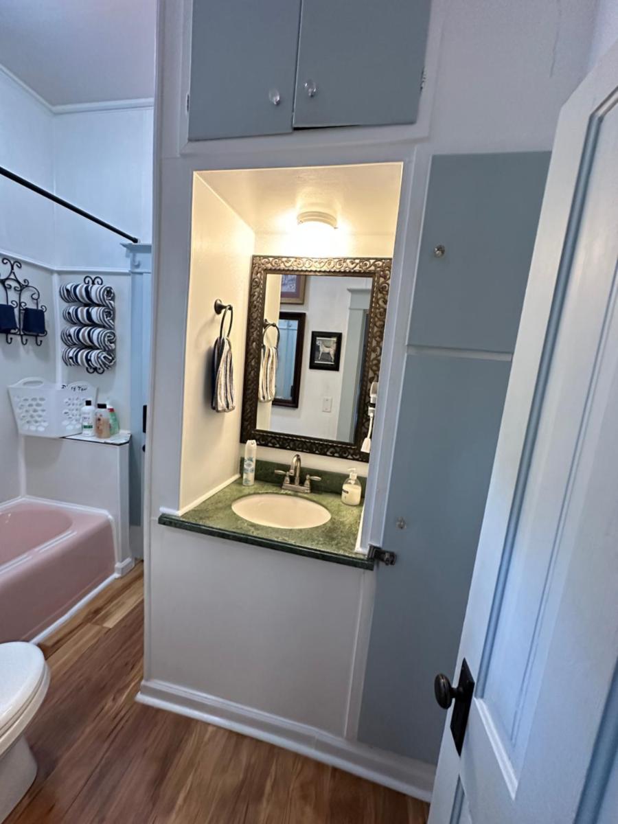 Belmont Inn - Housity