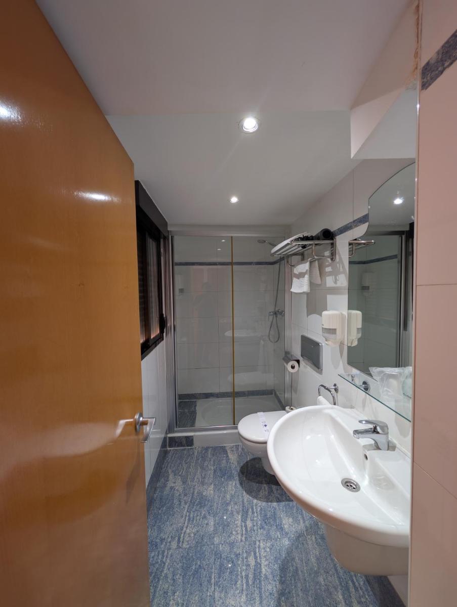 Hotel Trefacio - Housity