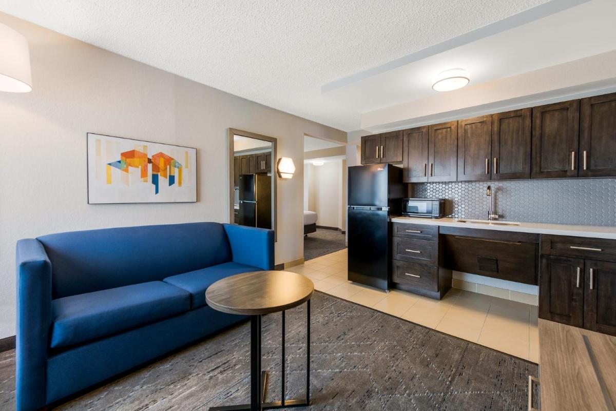 Holiday Inn Express Hotels- Hampton by IHG - Housity