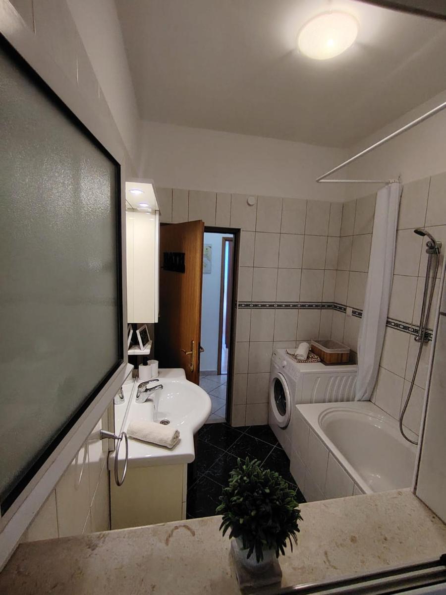 Apartment Lejo - Housity