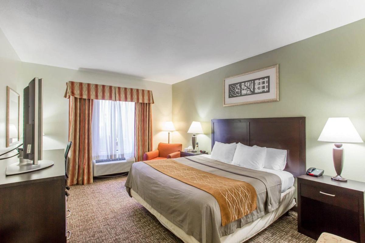 Comfort Inn Franklin Highway 96 - Housity