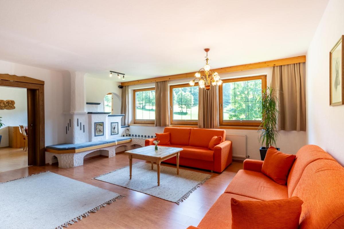 Schi- und Wanderhotel Berghof - Housity
