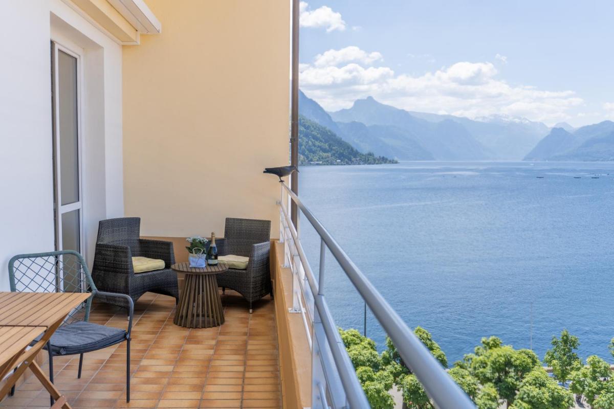 Fantastic Lake and Mountain View, First Row Lakeside - Housity