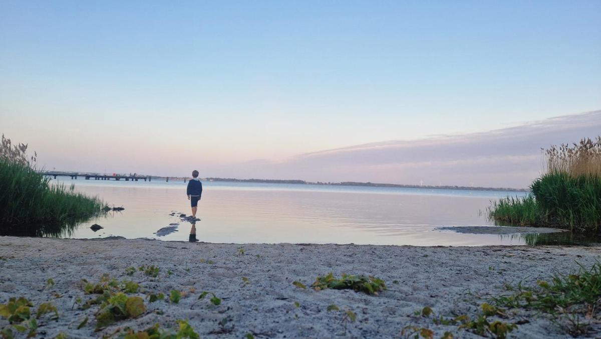 App 8o großer Tag am Meer mit Wasserblick - Housity