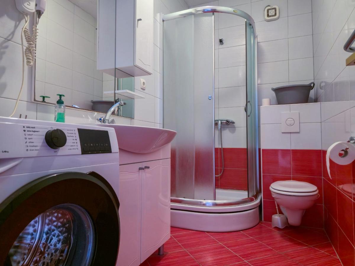 Apartments Iko - Housity