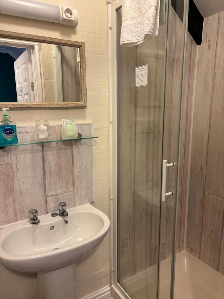 Weybourne Guest House - Housity
