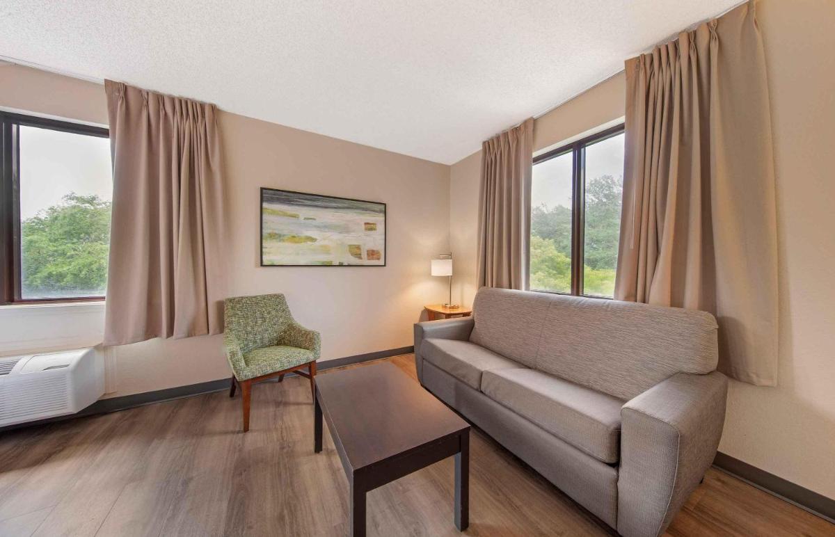 Extended Stay America Suites - Fort Lauderdale - Cypress Creek - NW 6th Way - Housity