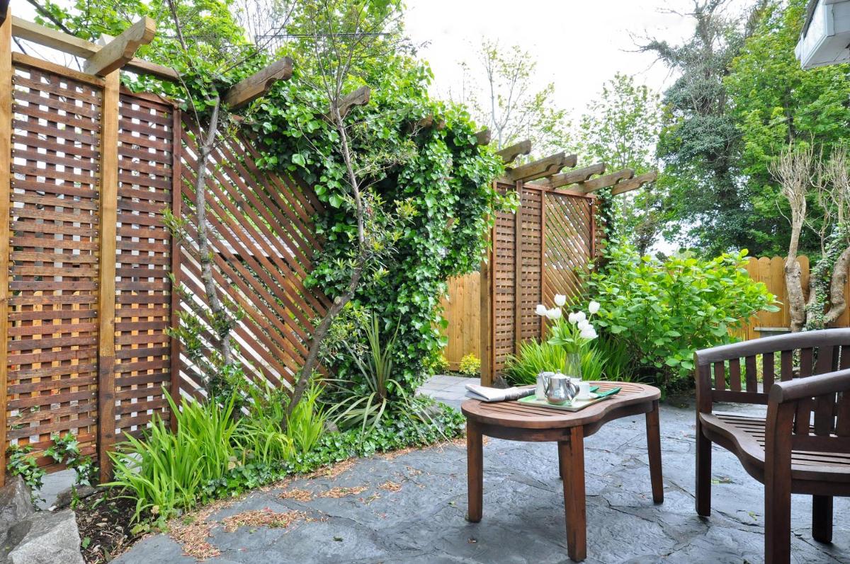 Ash Grove House - Housity