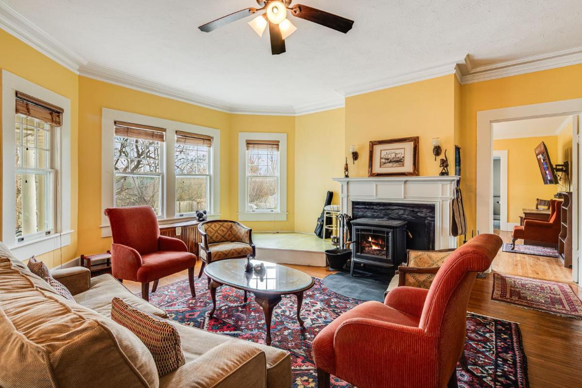 Prospect Hill on Main - Housity