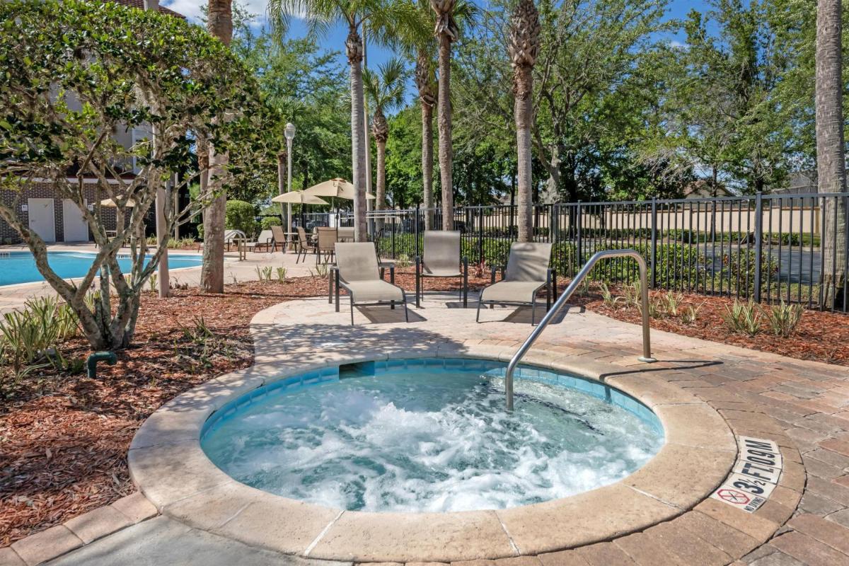 Best Western Plus Orlando Lake Buena Vista South Inn & Suites - Housity